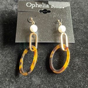 Tortoise shell look with faux pearl dangle pierced earrings